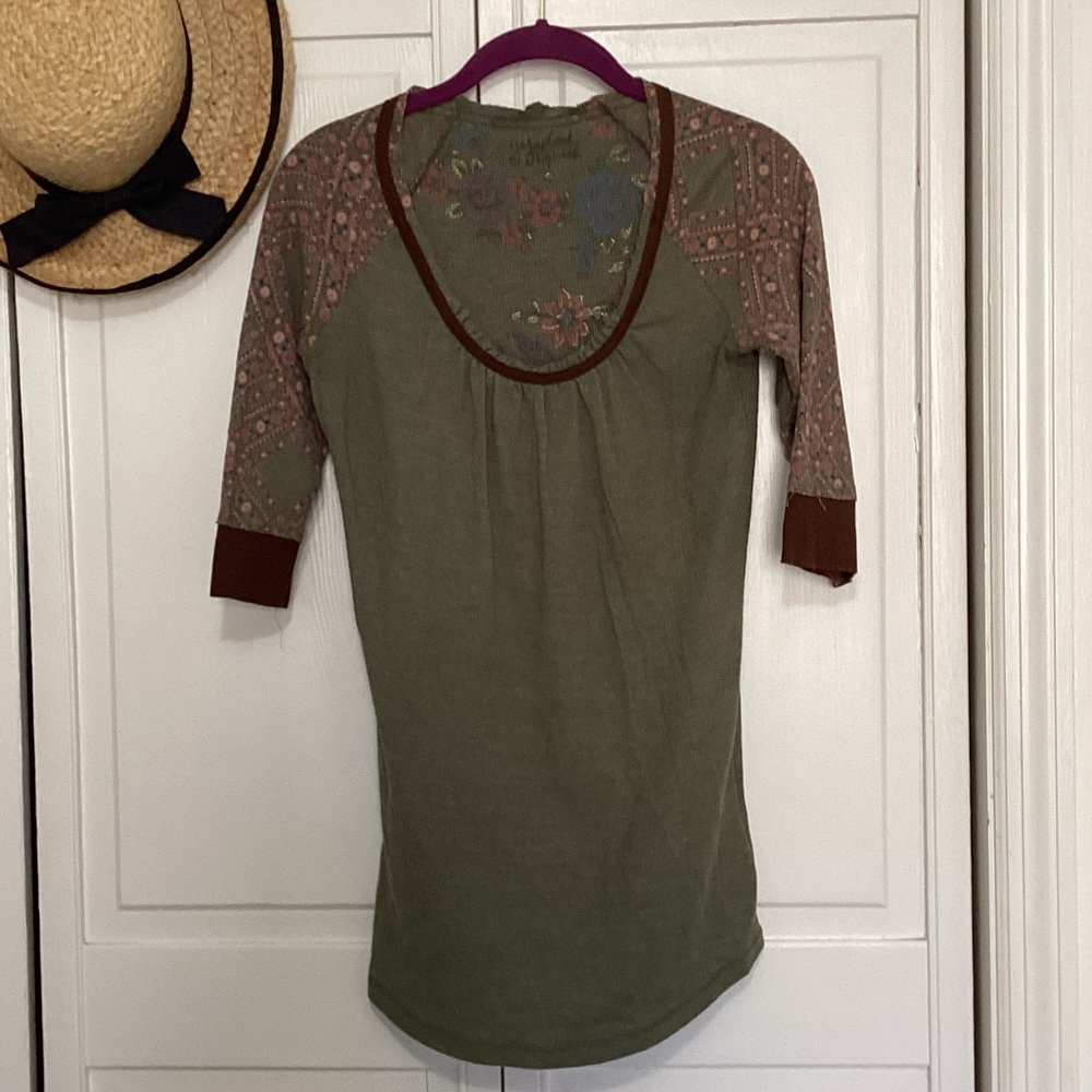 Floral 3/4  Sleeve Women's Top 50% cotton! Scrapbook originals by Anthropologie